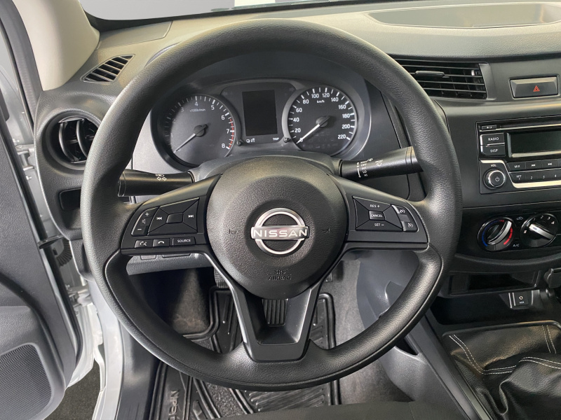 Nissan Comerciales NP300 2 pts. Pick-Up, Cab. Sencilla, TM6, a/ac. 2024